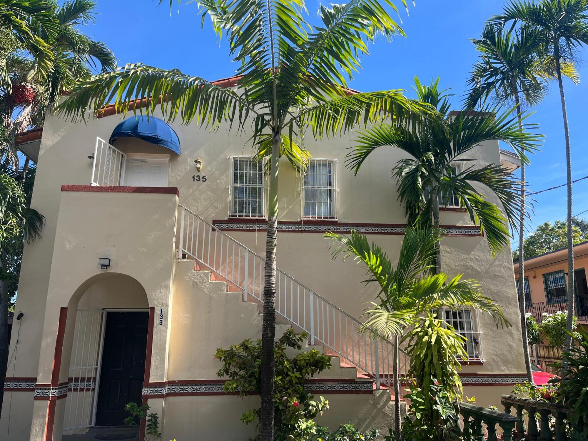 Beds & Sheets Little Havana Miami Exterior photo